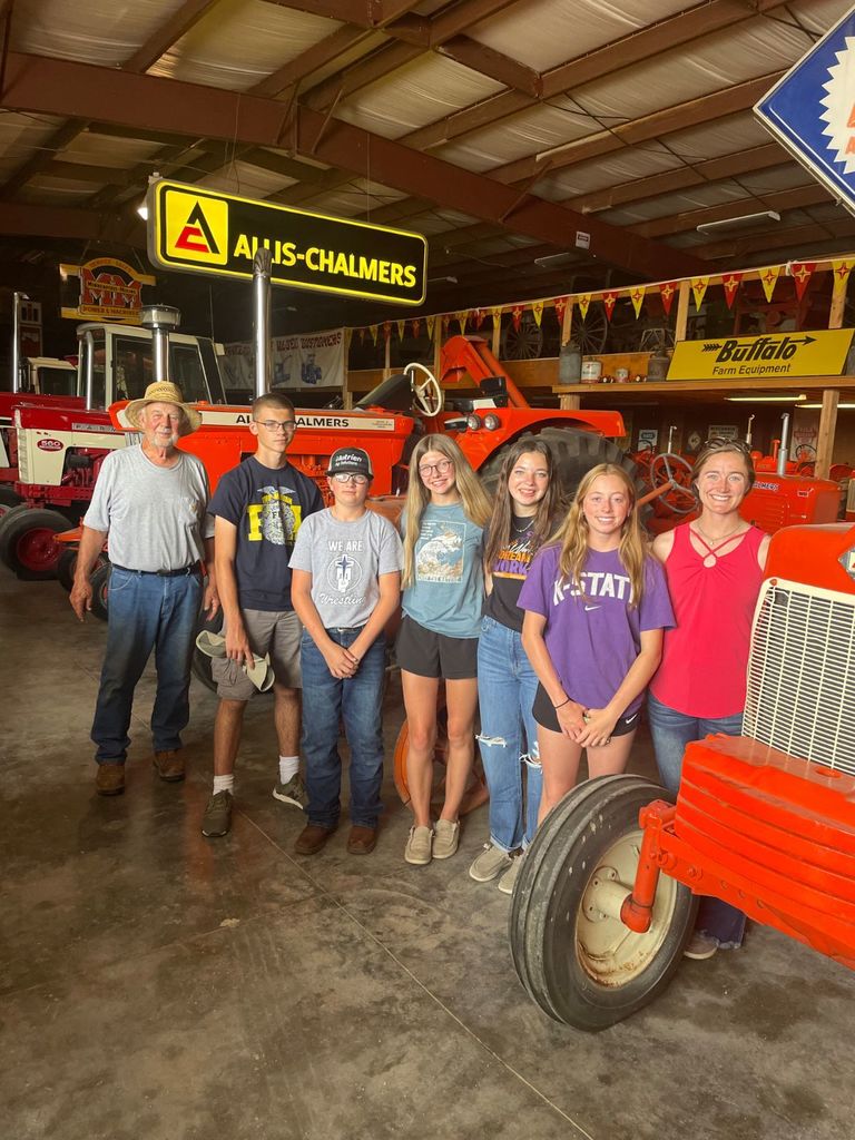 Group picture in KanEquip Tractor Museum.